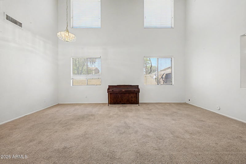 619 E Palomino Way, San Tan Valley, AZ 85143