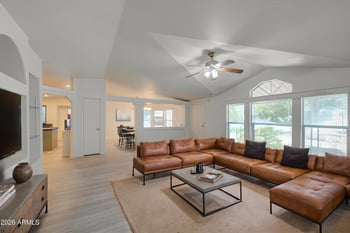 619 93rd St, Mesa, AZ 85208