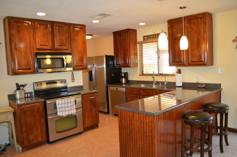 619 W Piute Ave, Phoenix, AZ 85027