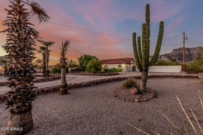 6190 22nd Ave, Apache Junction, AZ 85119