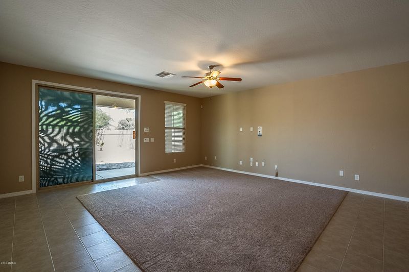 6196 N 78th Dr, Glendale, AZ 85303