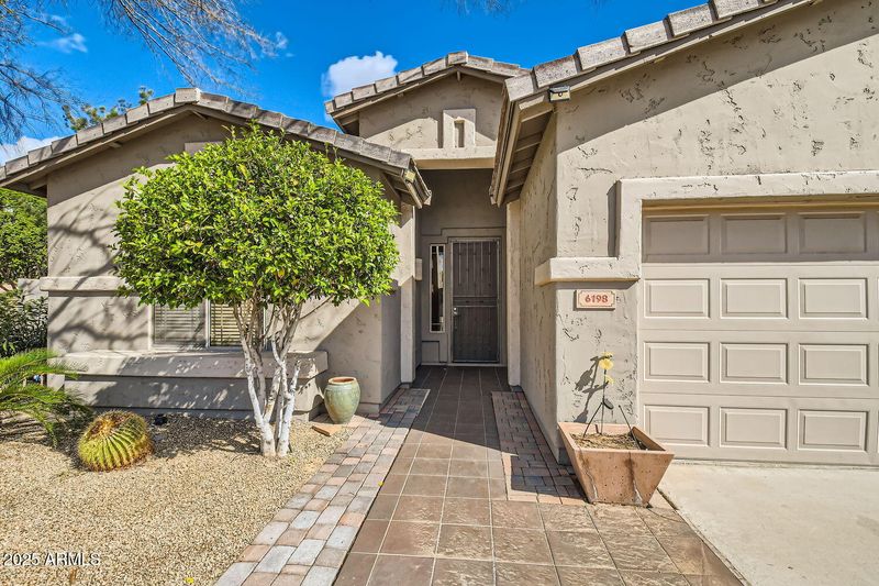 6198 W Wikieup Ln, Glendale, AZ 85308