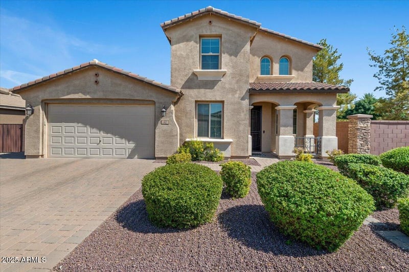 62 Hackberry Ave, San Tan Valley, AZ 85140