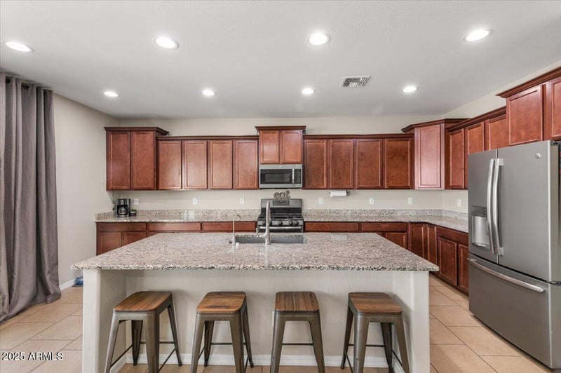 62 Hackberry Ave, San Tan Valley, AZ 85140