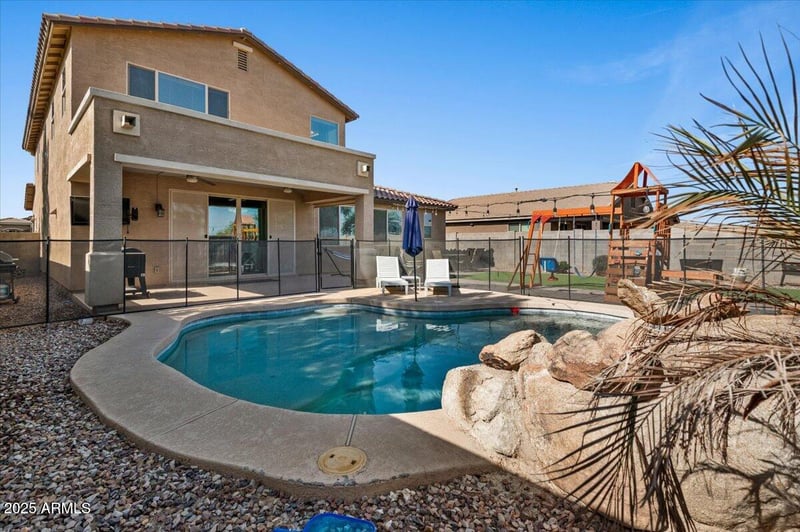 62 Hackberry Ave, San Tan Valley, AZ 85140