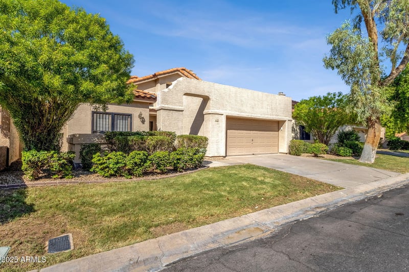 62 Ranch Rd, Tempe, AZ 85284