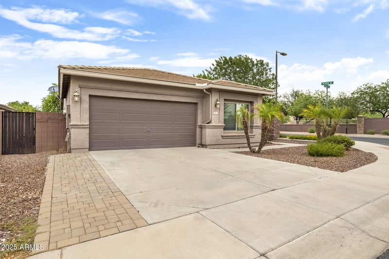 62 Stanley Ave, Queen Creek, AZ 85140