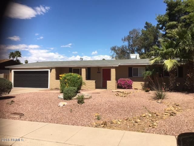 620 E Canterbury Ln, Phoenix, AZ 85022