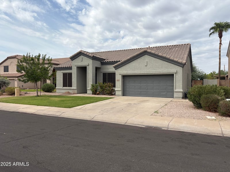 620 Hawk Cir, Gilbert, AZ 85234