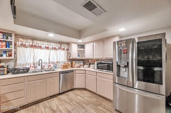 6201 Riviera Dr, Glendale, AZ 85304