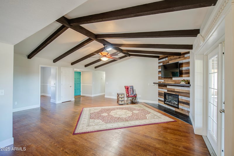 6205 Ivy St, Mesa, AZ 85205