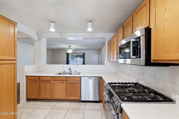 6205 Encinas Ln, Phoenix, AZ 85043