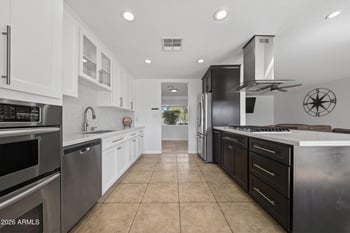 6207 Orange Dr, Glendale, AZ 85301