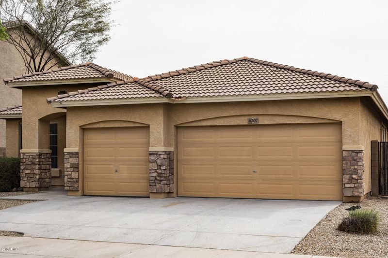 6207 S 30th Dr, Phoenix, AZ 85041