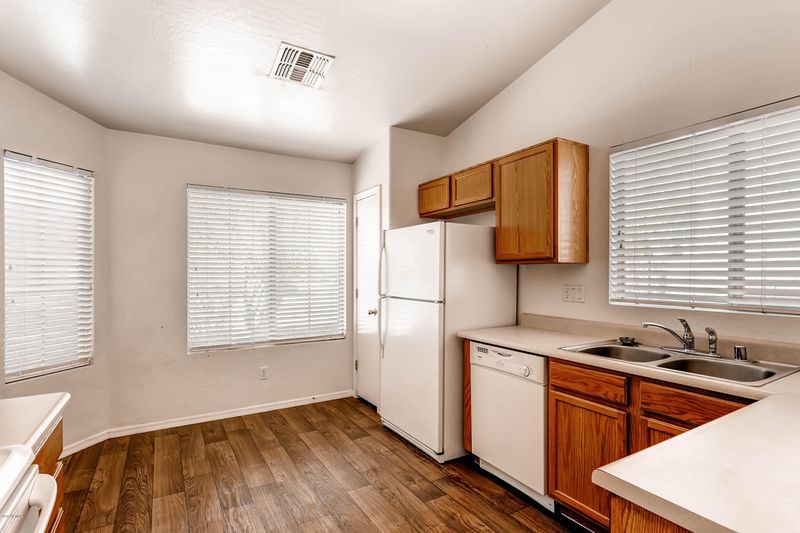 6207 S 37th Dr, Phoenix, AZ 85041