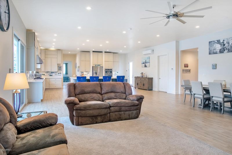 6208 E Clinton St E, Scottsdale, AZ 85254