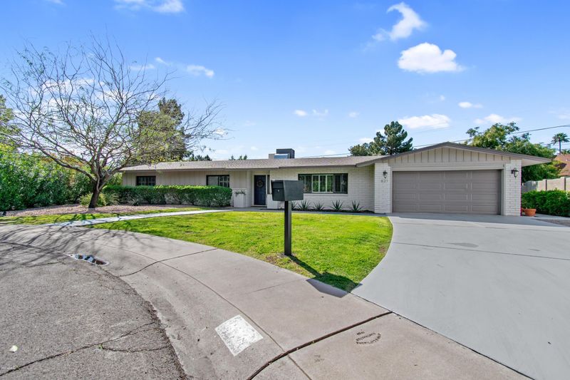 621 E Loma Ln, Phoenix, AZ 85020