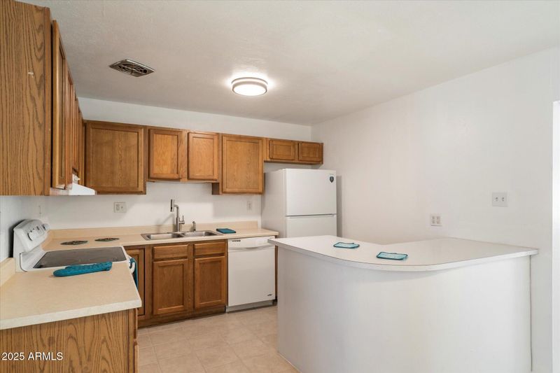 621 E Papago Dr, Tempe, AZ 85288