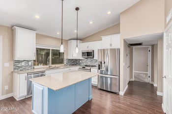 6210 Desert Hills Dr, Glendale, AZ 85304