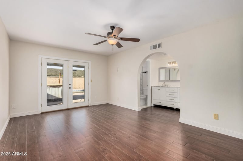 6210 Desert Hills Dr, Glendale, AZ 85304