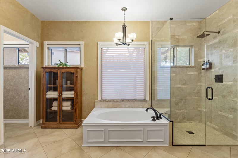 6210 Foothill Dr, Glendale, AZ 85310