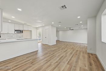 6210 S 47th St, Phoenix, AZ 85042