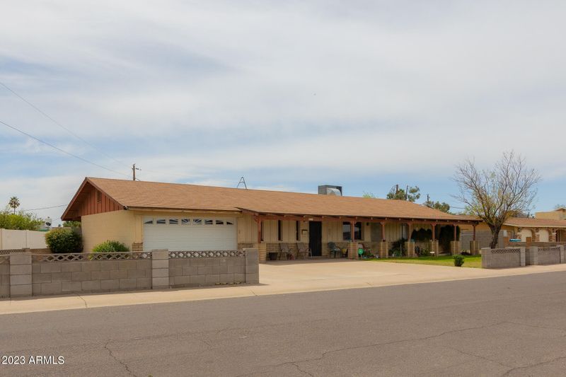 6211 W College Dr, Phoenix, AZ 85033