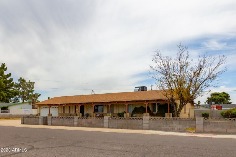 6211 W College Dr, Phoenix, AZ 85033