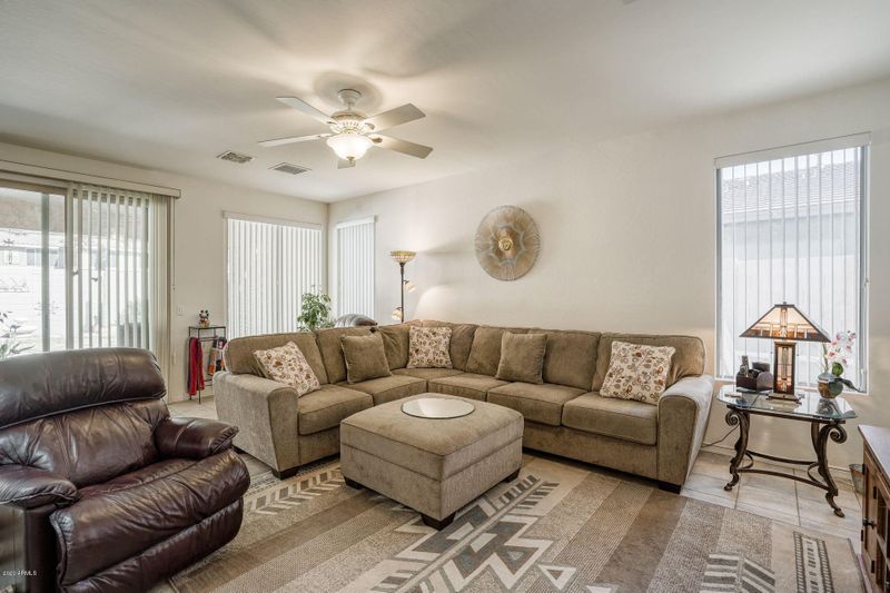 6212 W Oraibi Dr, Glendale, AZ 85308