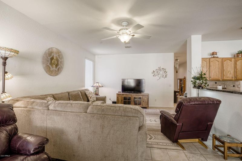 6212 W Oraibi Dr, Glendale, AZ 85308