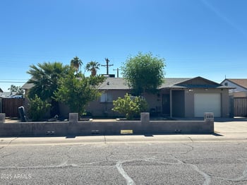 6213 Earll Dr, Phoenix, AZ 85033