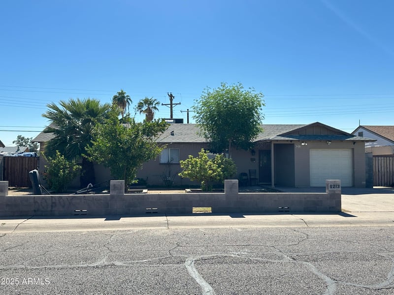 6213 Earll Dr, Phoenix, AZ 85033