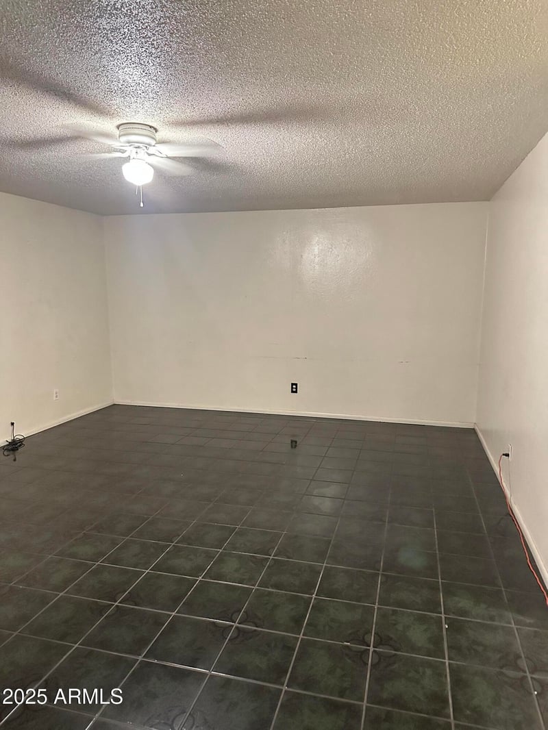 6213 Earll Dr, Phoenix, AZ 85033