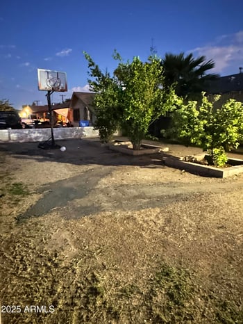 6213 Earll Dr, Phoenix, AZ 85033
