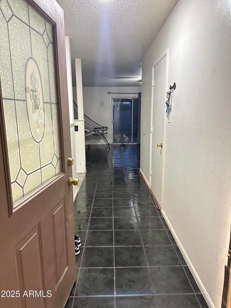 6213 Earll Dr, Phoenix, AZ 85033