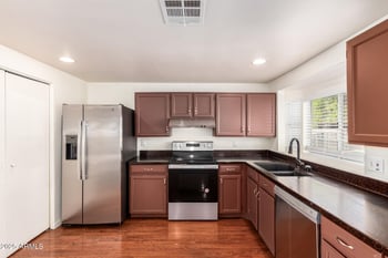 6214 Zoe Ella Way, Glendale, AZ 85306