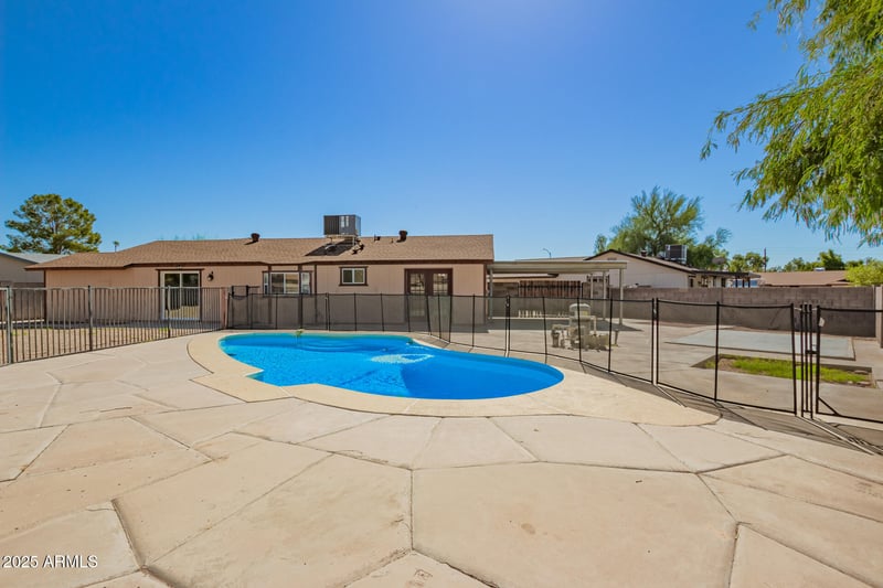 6214 Zoe Ella Way, Glendale, AZ 85306