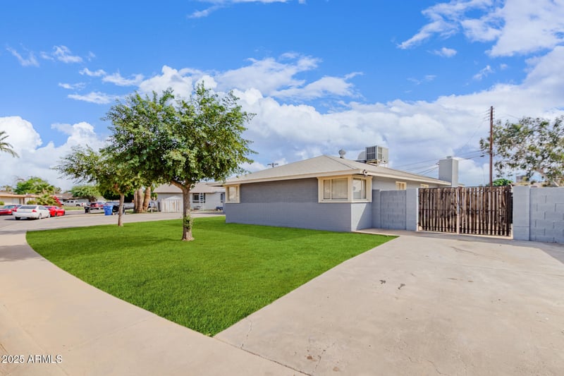 6217 W Fairmount Ave, Phoenix, AZ 85033