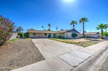 6217 Medlock Dr, Glendale, AZ 85301