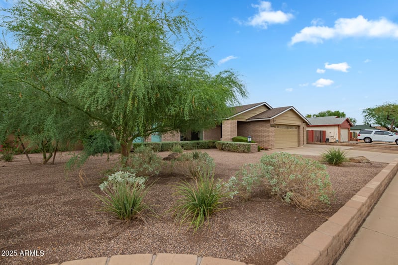 6218 Surrey Ave, Glendale, AZ 85304