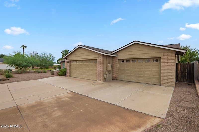 6218 Surrey Ave, Glendale, AZ 85304