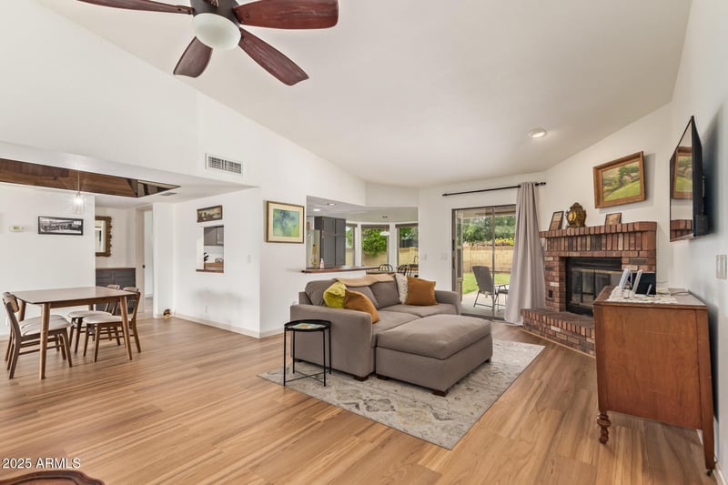 6218 Surrey Ave, Glendale, AZ 85304
