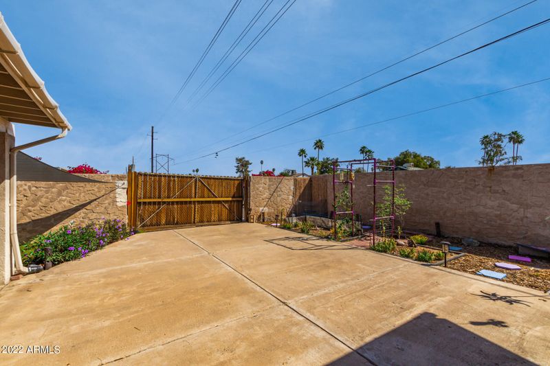 6219 S 46th St, Phoenix, AZ 85042