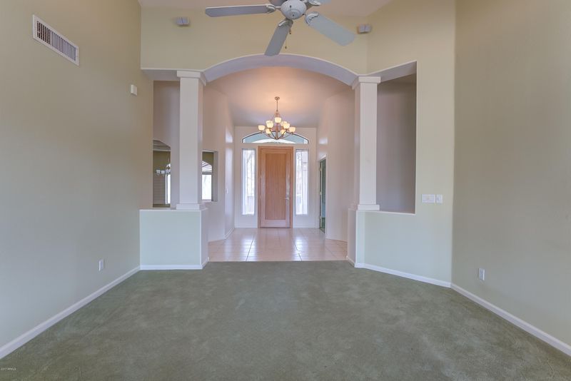622 E Desert Park Ln, Phoenix, AZ 85020
