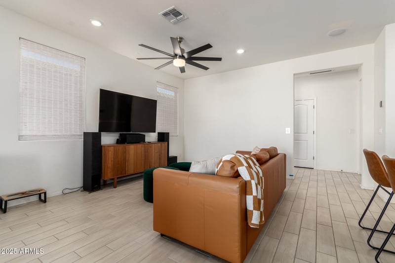 622 Elm Ln, Avondale, AZ 85323