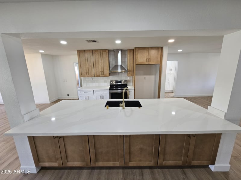 6221 20th Ln, Phoenix, AZ 85015