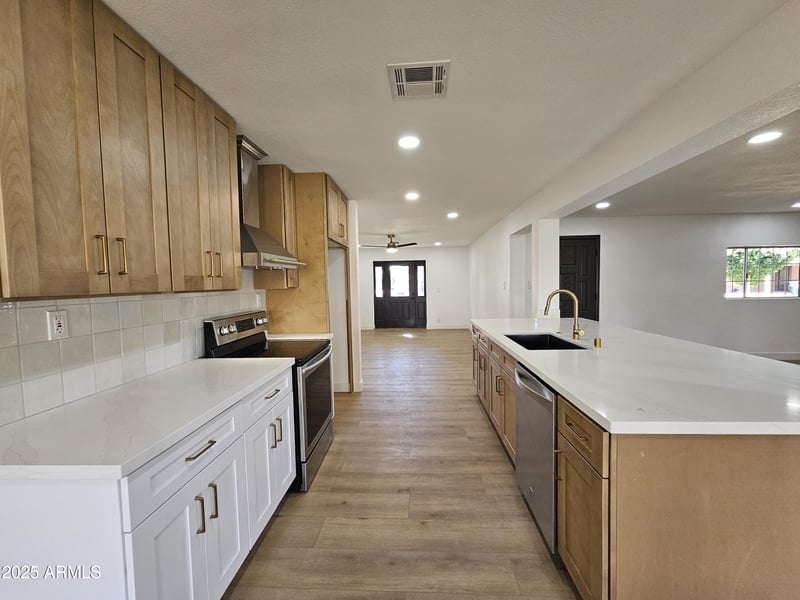 6221 20th Ln, Phoenix, AZ 85015