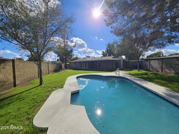 6221 20th Ln, Phoenix, AZ 85015