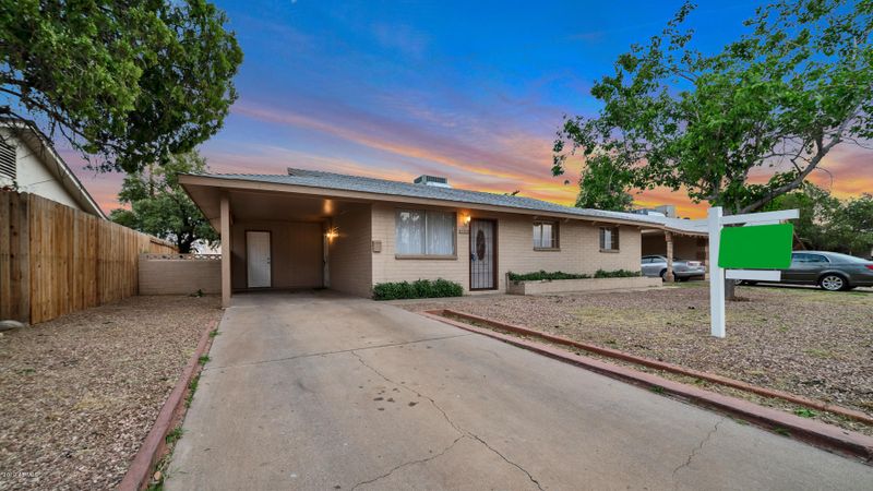 6221 W Marlette Ave, Glendale, AZ 85301