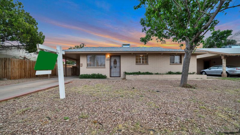6221 W Marlette Ave, Glendale, AZ 85301